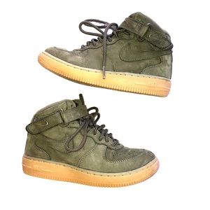 NIKE AIR FORCE 1 Olive Green size 1.5 (little boy)